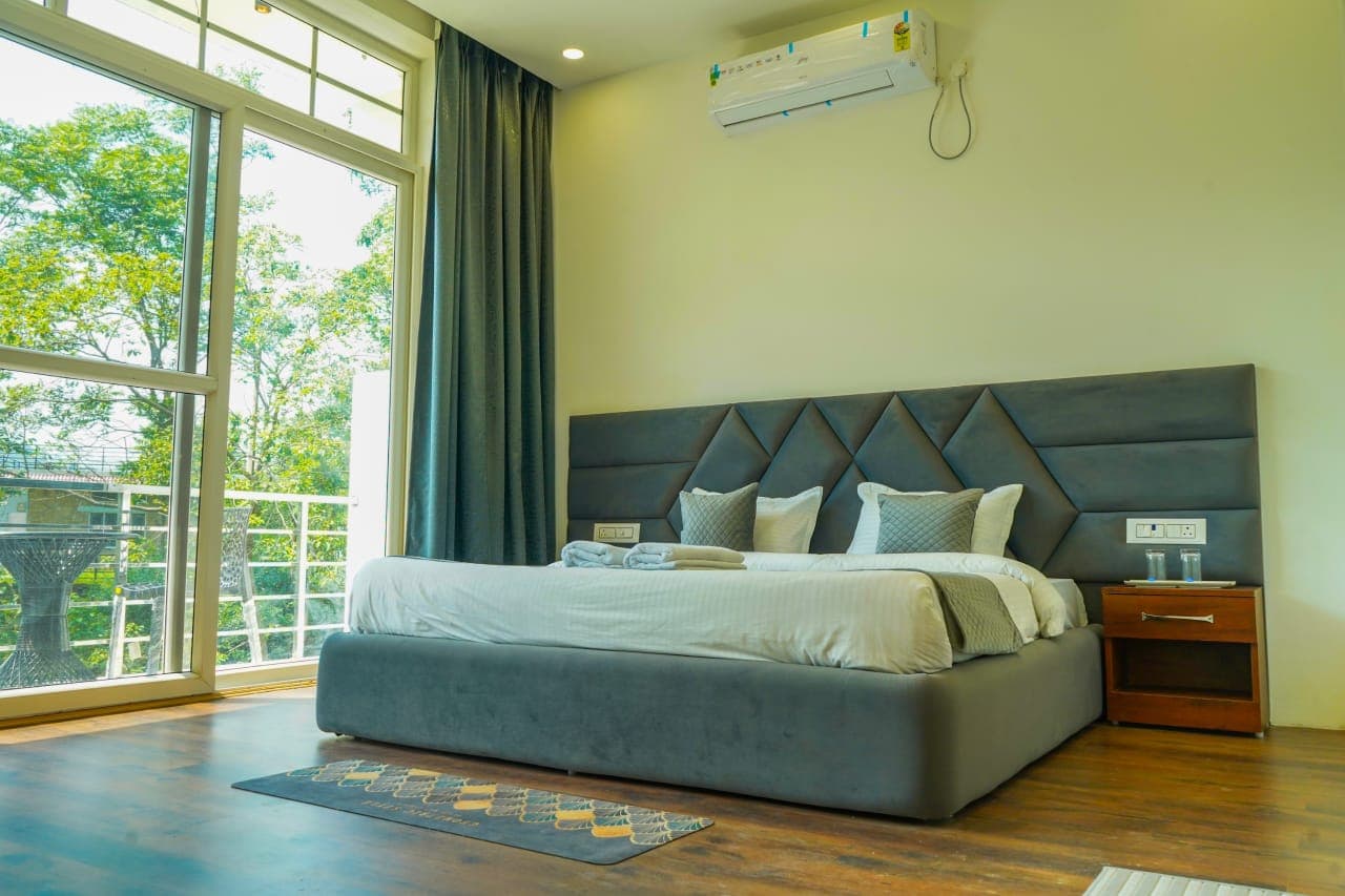 Balcony Valley View Suite